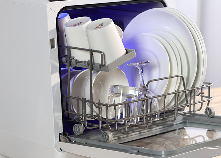 The minimalistic and straightforward interface allows you to effortlessly navigate the different settings to suit your dish washing needs. 5-Liter Built-in Water Tank and Air-Dry Function