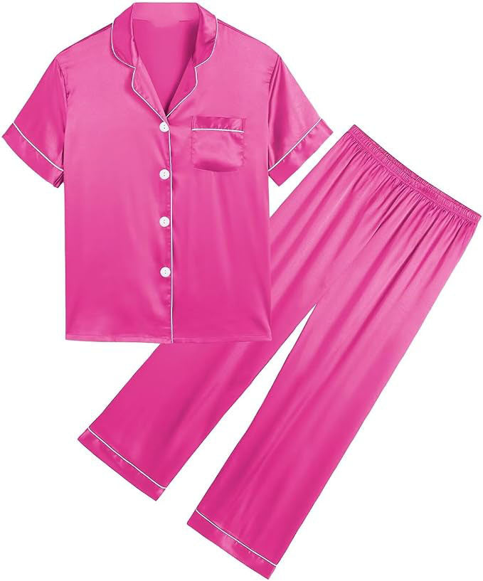 Whether you’re sleeping or lounging, these silk pajamas treat you to snuggle-worthy comfort all through. We've used lightweight and breathable fabric to make the pajamas for you,