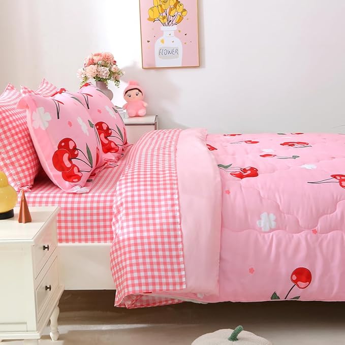 The microfiber filling is soft and fluffy, and you and your child will love snuggling up in this cozy set for either a nap or a good night's sleep.