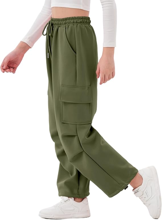 cropped jacket for an always-in-style look.ideal for casual wear, sportswear. absolute wardrobe essential.