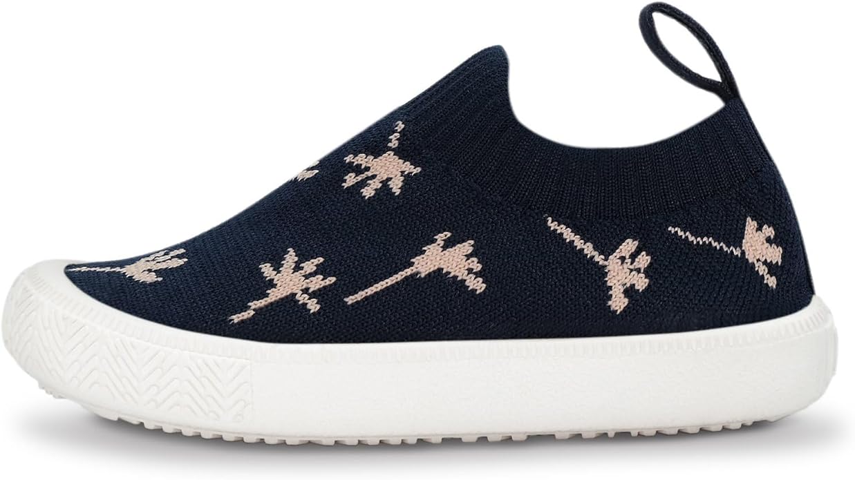 Breathable Sneakers, Featuring a smooth knit fabric,made with advanced light-weight material