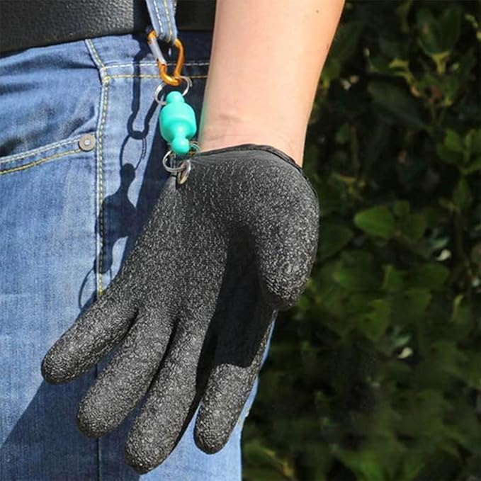 pair of gloves can help you grip slippery fish, clean fillet, slice fish and more,Fishing Glove Hunting Glove with Magnet Hooks Waterproof Corrosion Resistance Gloves
