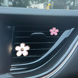 Car Vent Clip Air Freshener Beautiful decorations, you can install them in the car, desk and office.