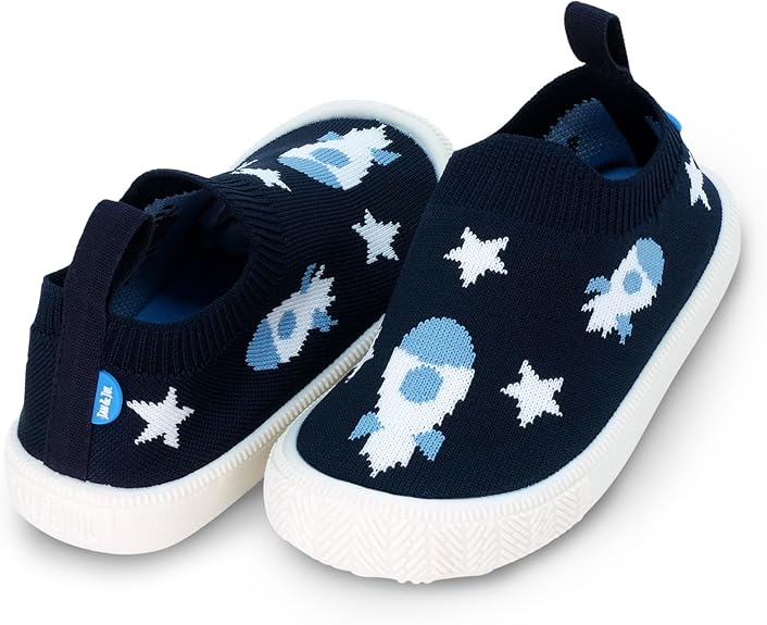 Shoes for toddlers which they can put on themselves. Achieved with elastic ankle openings.  Breathable Sneakers (Baby, Toddler, Little Kid)