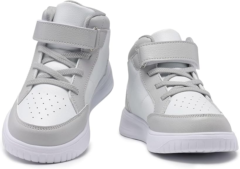 Designed for convenience, the tear-away Velcro closure allows for easy on and off. It's not just practical but also sturdy and durable for active play.