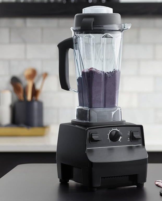 blades are designed to handle the toughest ingredients, so from the first blend to the last, Professional-Grade Container