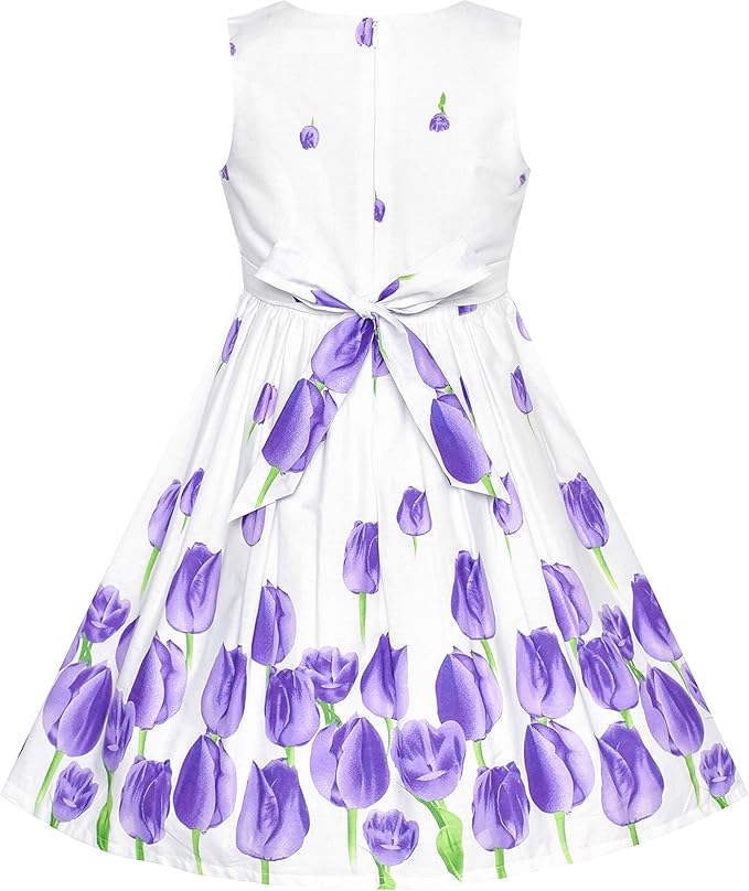 the dress is made of a bright rose print pattern, the upper body is sleeveless and off the shoulder, the left shoulder is inlaid with a bow with beads and flowers
