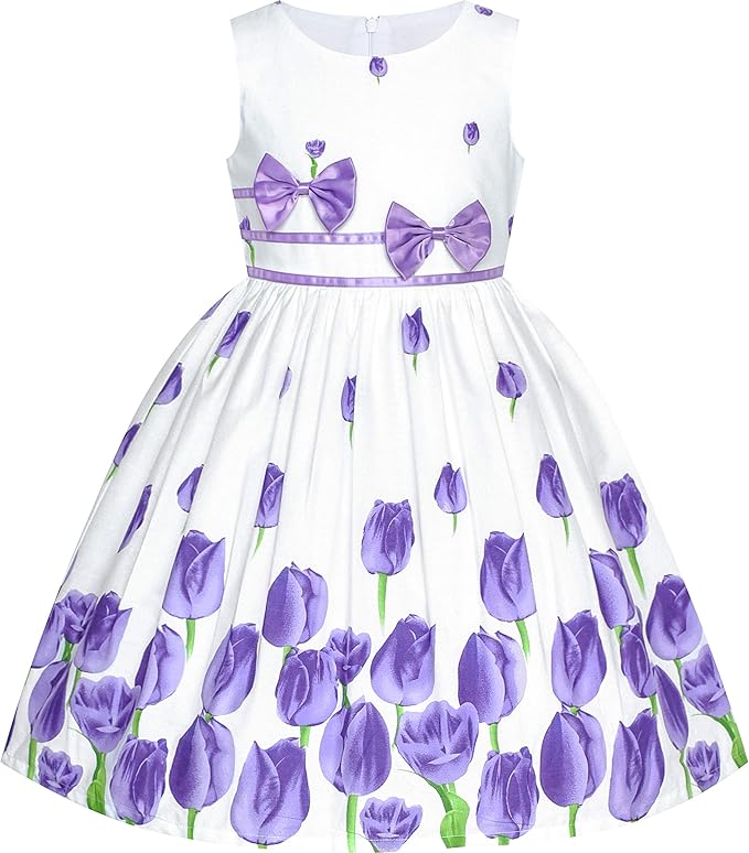 the dress is made of a bright rose print pattern, the upper body is sleeveless and off the shoulder, the left shoulder is inlaid with a bow with beads and flowers