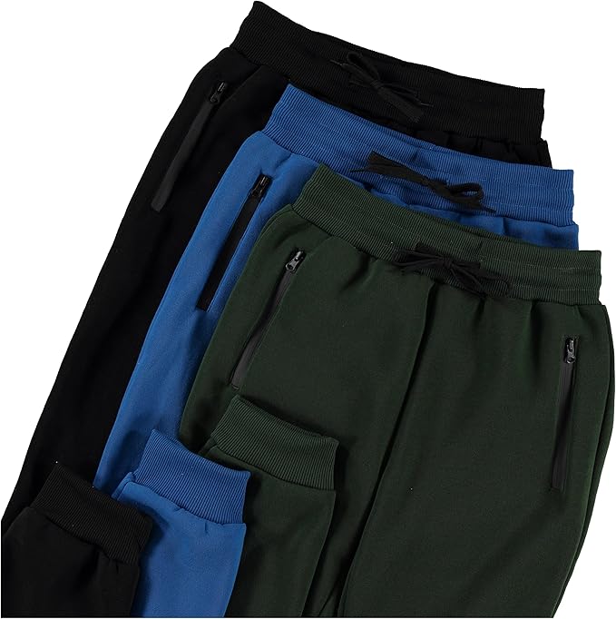 These Boys athletic pants feature a chic, sporty look with convenient and practical zipper pockets, being ideal for wearing with your favorite t-shirt, hoodie or sports jacket