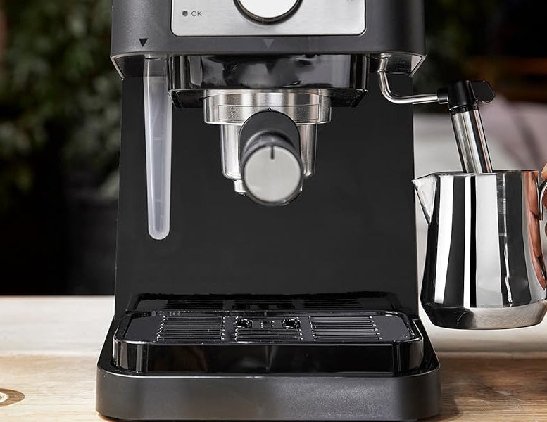 pressure to extract a single or double espresso, so your coffee drink comes out perfectly rich. Espresso Machine, Latte & Cappuccino Maker,