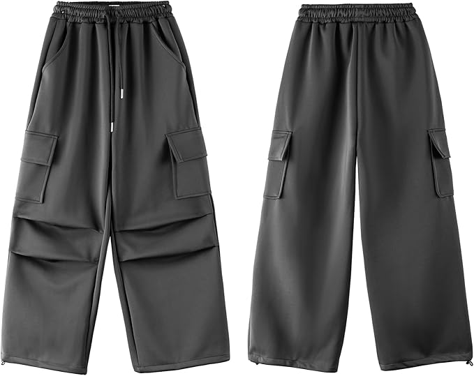 Combining the cargo pants style with the comfort of sweatpants. It's very easy and comfortable to wear, with the functions of cargo pants kids and comfort from sports pants.