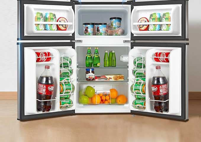 Removable Shelves for Flexible Management – the refrigerator is equipped with 2 glass shelves and one drawer so you can put items from different categories, chilled goods at their optimum temperature from 33.8℉-50.0℉（1℃-10℃