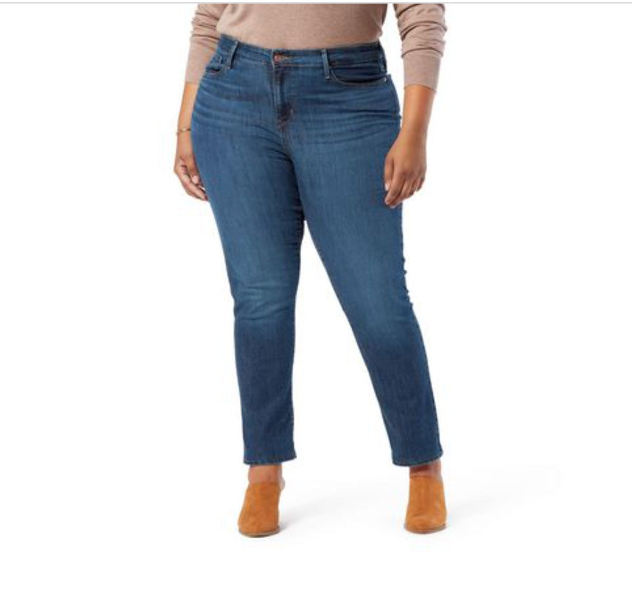 Women's Plus Mid Rise Straight Jeans